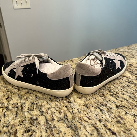 Brand New sneakers - Picture 4 of 7